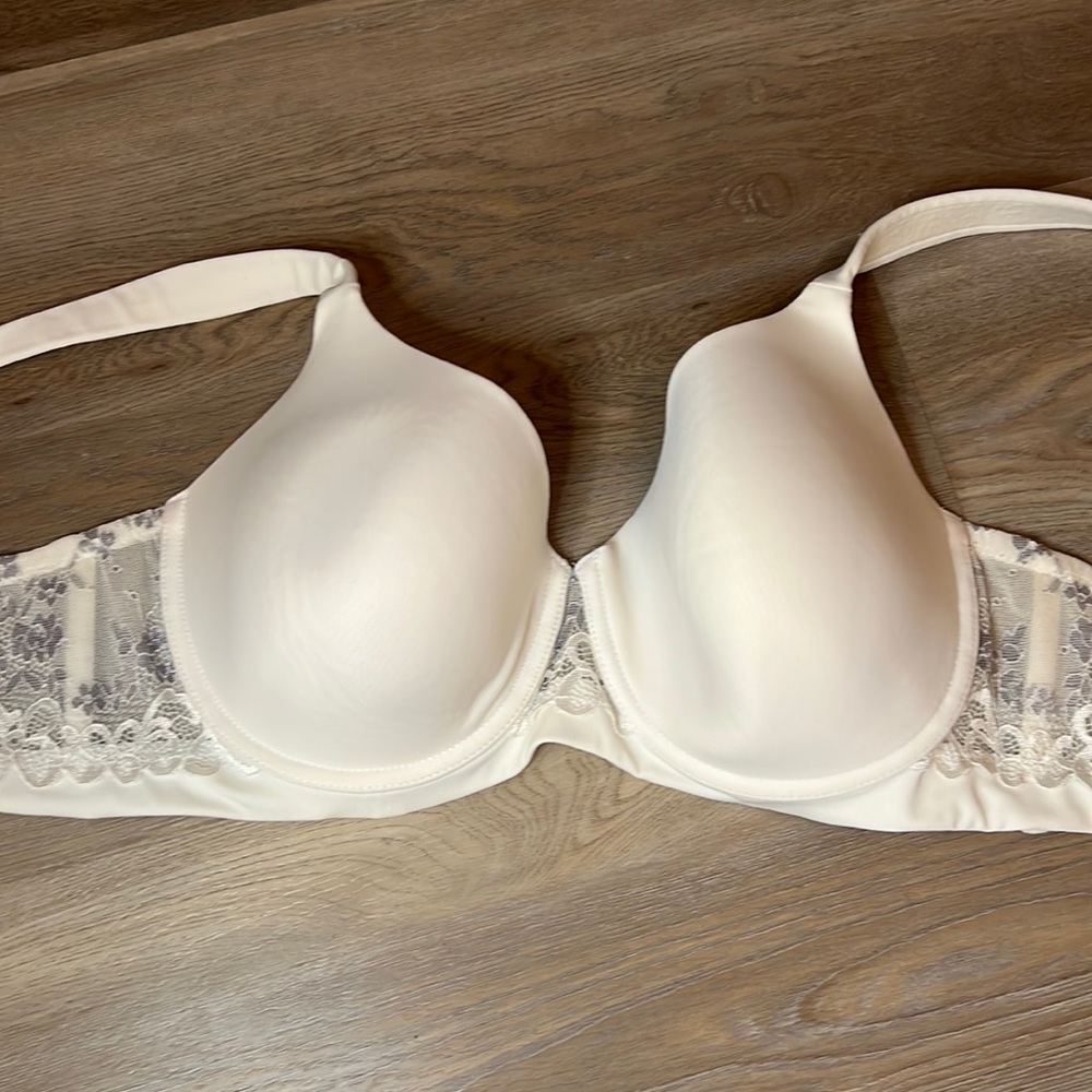 Leading Lady white bra 38D